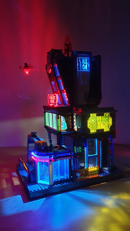 Lumibricks Cyberpunk Police Headquarter 17009 17008 Urban Convoy gebaut beleuchtet