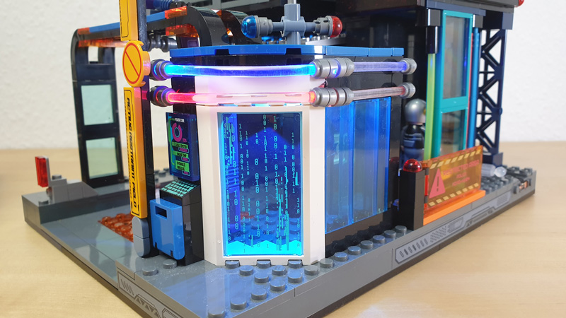Lumibricks Cyberpunk Police Headquarter 17009 17008 Urban Convoy gebaut
