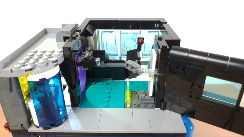 Lumibricks Cyberpunk Police Headquarter 17009 17008 Urban Convoy gebaut