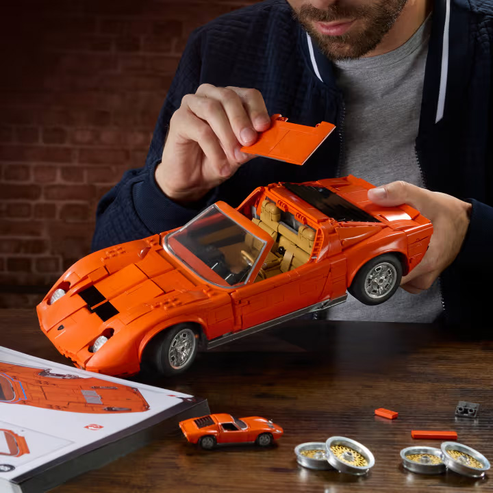 Mattel Brick Shop JHF61 ’71 Lamborghini Miura P400 Sv