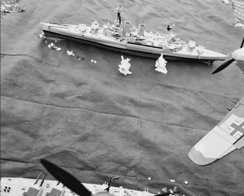 COBI HMS Hood (4830)