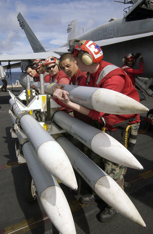 AIM-120 AMRAAM die Standard-Mittelstreckenrakete