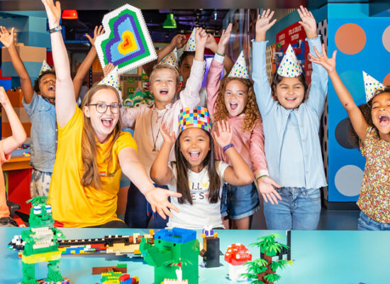 LEGO Discovery Centre Hamburg wird 1 Jahr alt: Aktionen zum Geburtstag am 13. Juni 2026 LEGO Discovery Centre Hamburg wird 1 Jahr alt: Aktionen zum Geburtstag am 13. Juni 2026