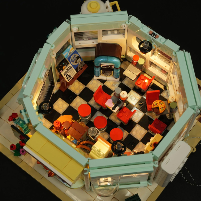 Lumibricks L9104 Interstellares Drive-In