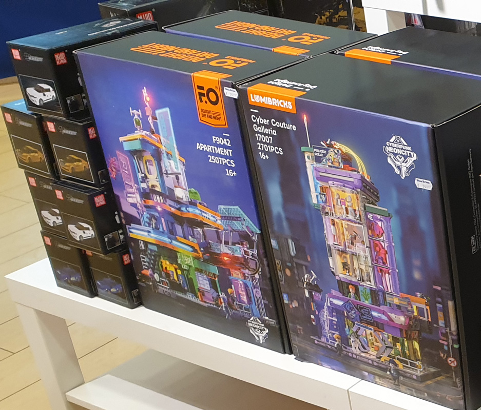 Lumibricks Sets in BlueBrixx Stores