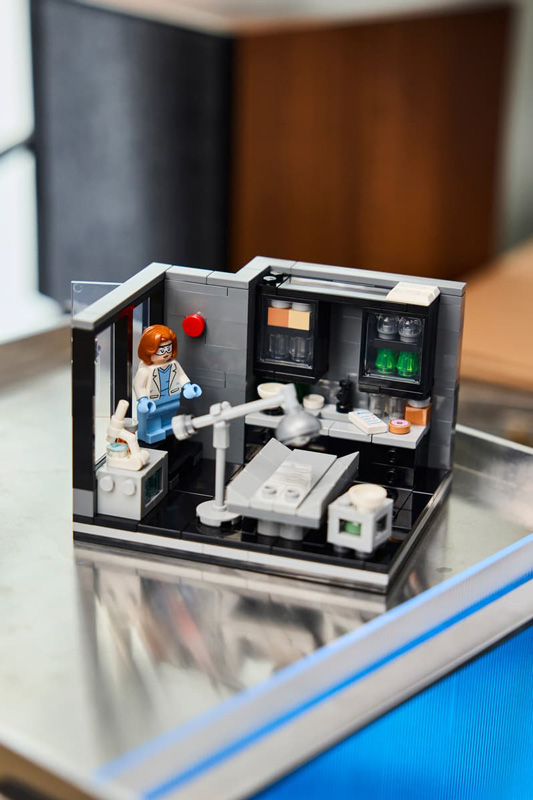 LEGO GWP Scullys Labor 40896