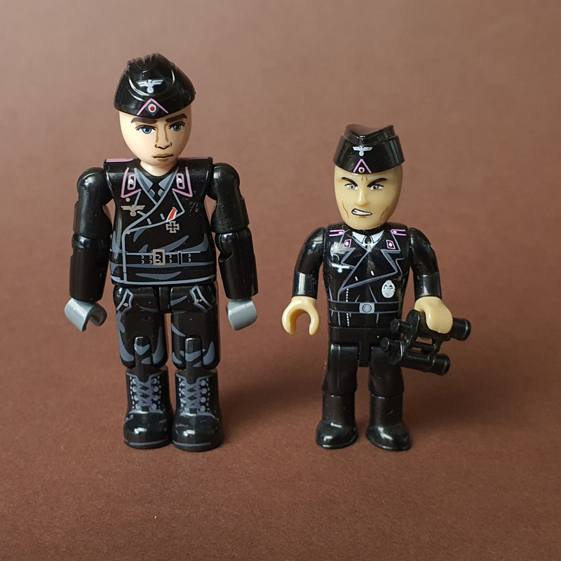 Panzer Crew BuildArmy vs. COBI Minifigur