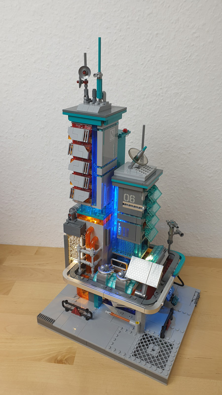 Lumibricks 17010 Cyberpunk Neon Tech Station gebaut
