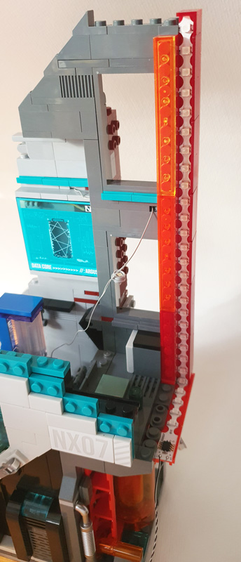 Lumibricks 17011 Cyberpunk Neon Tech Tower Aufbau
