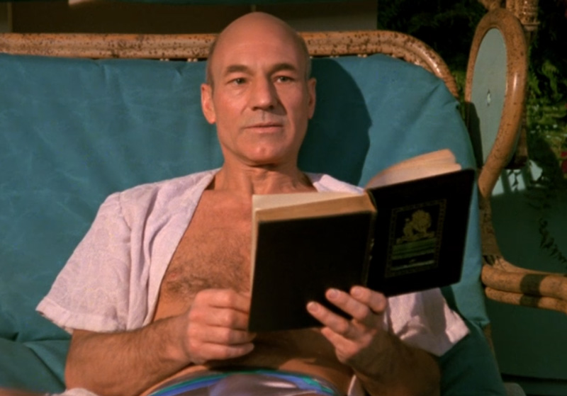Star Trek The next Generation Picard liest