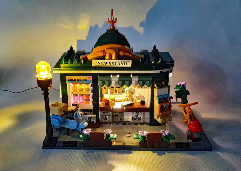 Lumibricks 15001 Newsstand gebaut mit Licht