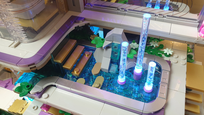 Lumibricks 17013 Cyberpunk Elite Lounge Wasserspiele