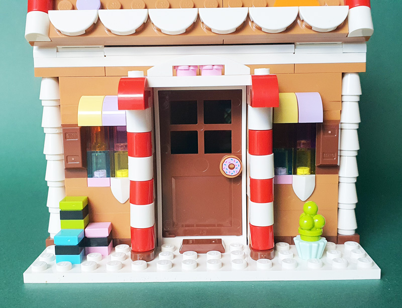 LEGO 40809 Weihnachtliches Lebkuchenhaus gebaut