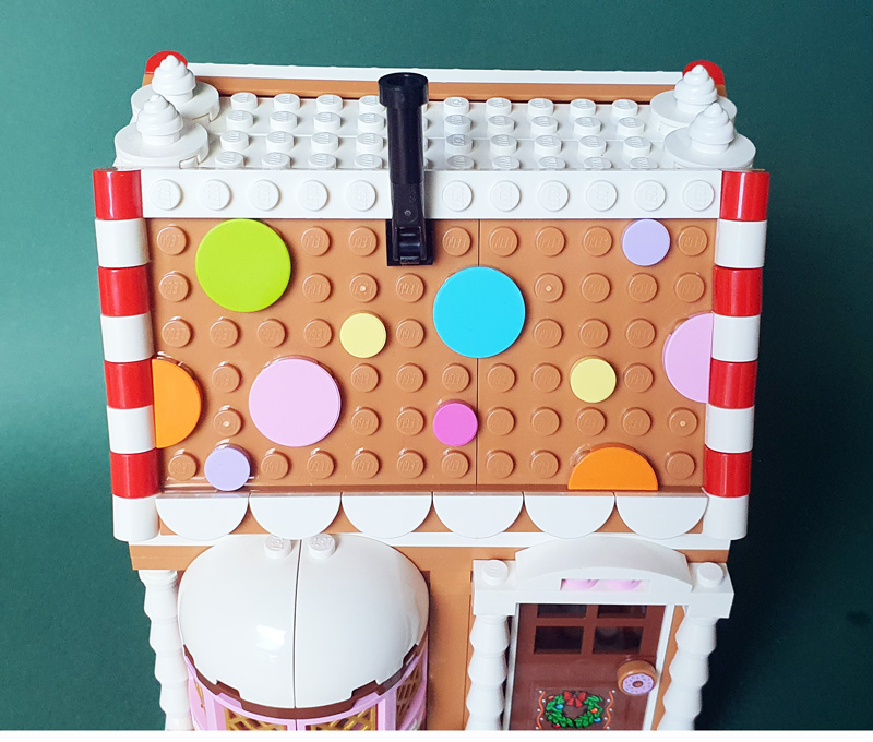 LEGO 40809 Weihnachtliches Lebkuchenhaus gebaut