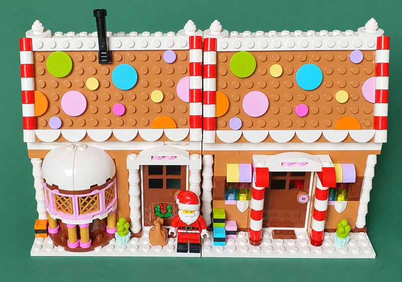 LEGO 40809 Weihnachtliches Lebkuchenhaus gebaut