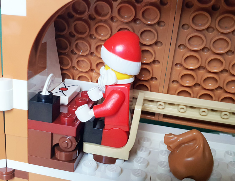 LEGO 40809 Weihnachtliches Lebkuchenhaus gebaut