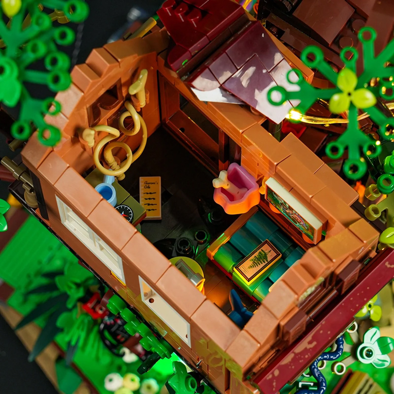 Lumibricks Treehouse Explorer (10016)