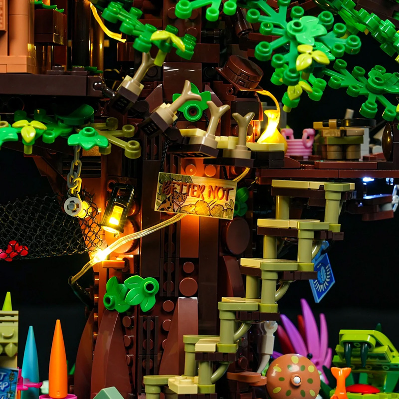 Lumibricks Treehouse Explorer (10016)